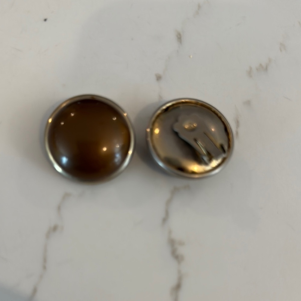 Vintage Brown & Antique Gold Tone Clip Earrings